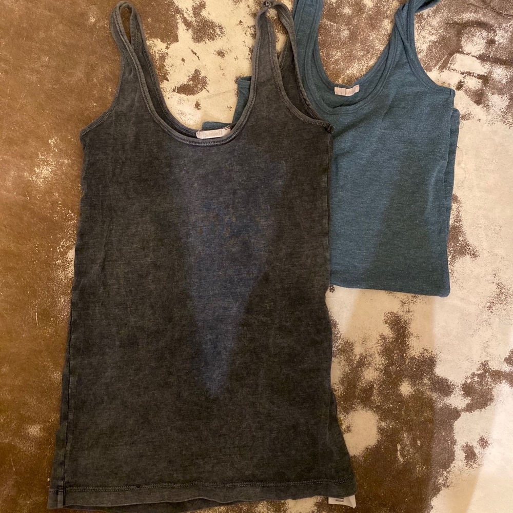 Tank tops - 2 pieces